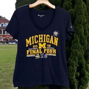 Champion Women's size MIchigan 2018 Final Four Scoop neck Blue Fitted T-shirt
